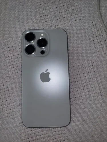 IPHONE 15 PRO (chip virtual)