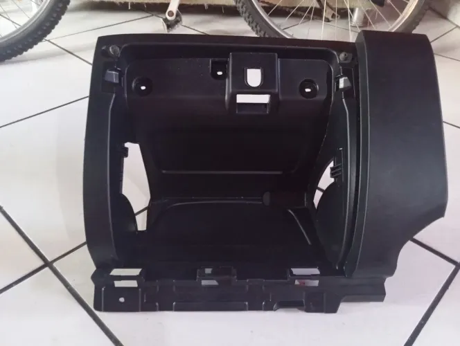 Acabamento porta luvas Fiat toro