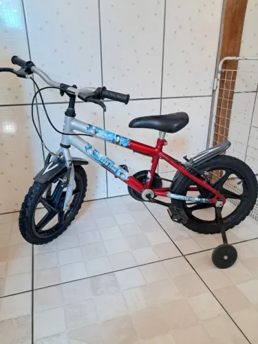 Bocicleta infantil Homem de ferro R$ 249 no pix