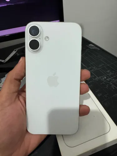iPhone 16 Plus