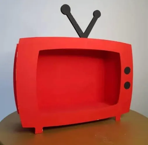 Televisão decorativa feita de MDF. Ótimo estado de conservação. 45 reais.