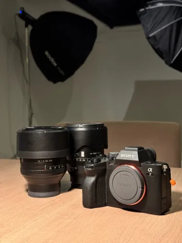 SONY A7IV + lentes Prime