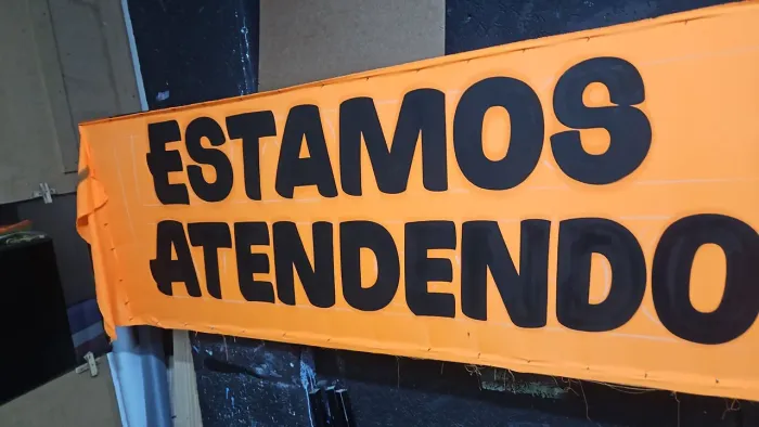 Faixas em tecido neon 