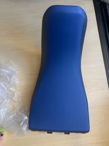 Banco reduzido azul moto África 