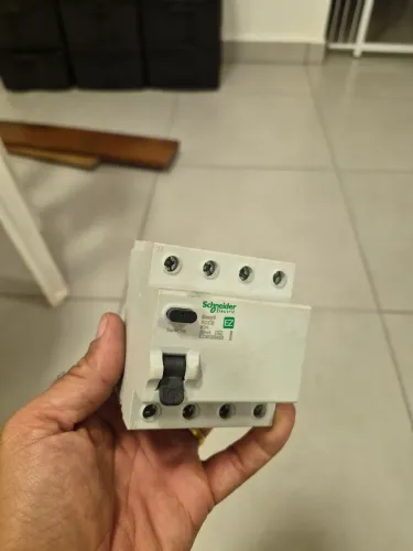Disjuntor DR 63A EZ9R33463 Schneider
