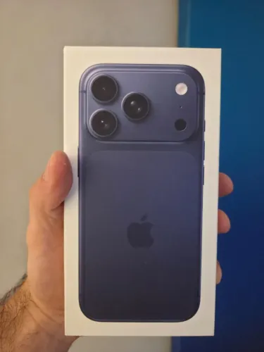 Apple iPhone 17 Pro 256GB Azul - Usado - Na Caixa, com cabo original - Saúde Bateria 99%
