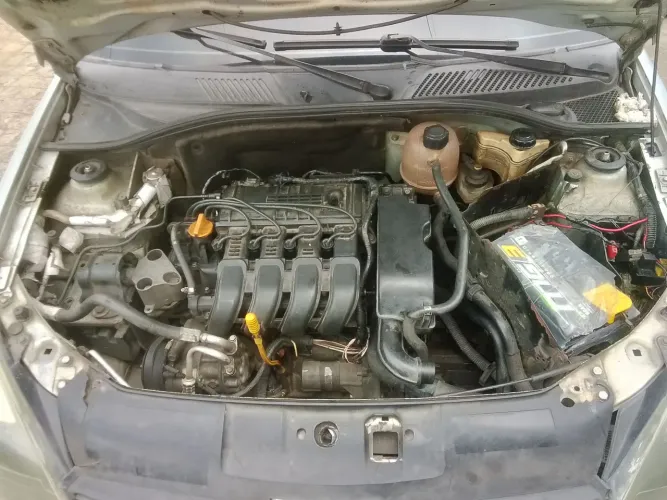 Renault Clio Expression 1.0/1.0 Hi-power 16V 3P 2004