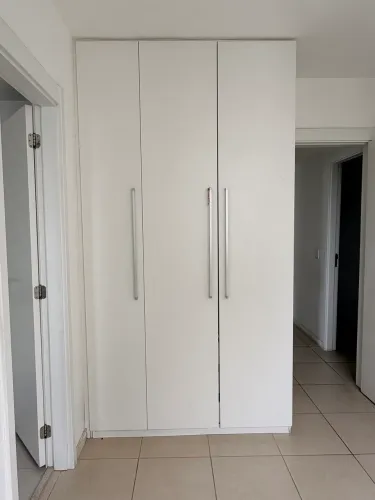 Armário em MDF branco 