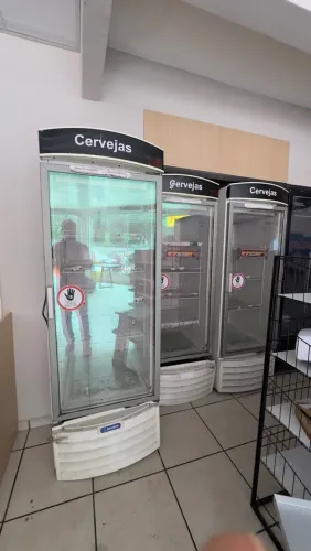 03 Geladeiras expositoras ( retirar até sexta feira) preço ocasião ! 