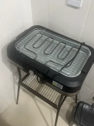 Churrasqueira Elétrica Portátil Britânia 1800W - BCQ90 127V