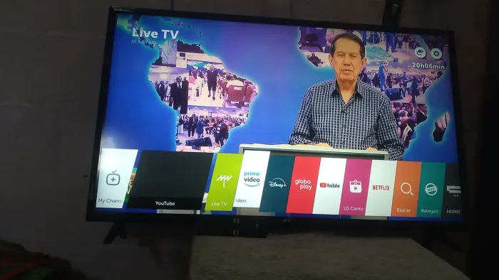 TV LG 43 polegadas smart completa.