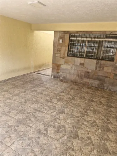 Sobrado com 3 quartos para locação em Parque são domingos - SP