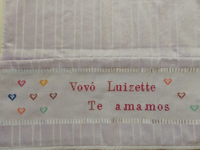 Bordados personalizados em ponto cruz as