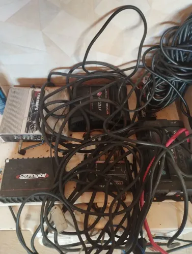 Vendo...uma fonte jfa 120... módulo tá 2000.., módulo 800.4...stetdon ex 3000