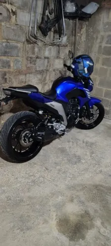 Moto top único dono