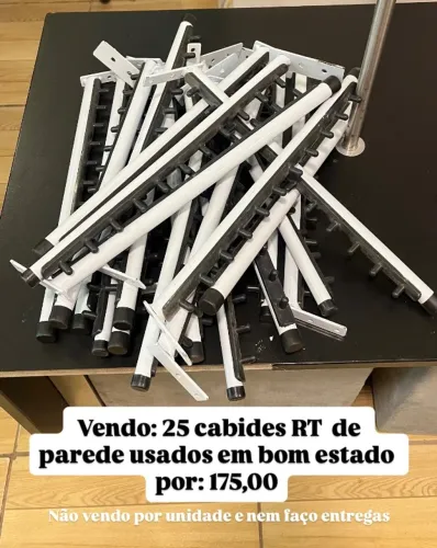 Cabide RT de parede usados 