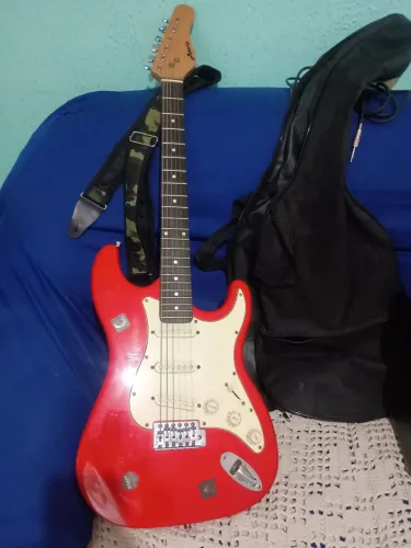GUITARRA MODELO: Stratocaster