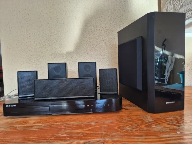 Home Theater Samsung HT-F5505K 5.1 Blu-ray 3D 1000W RMS