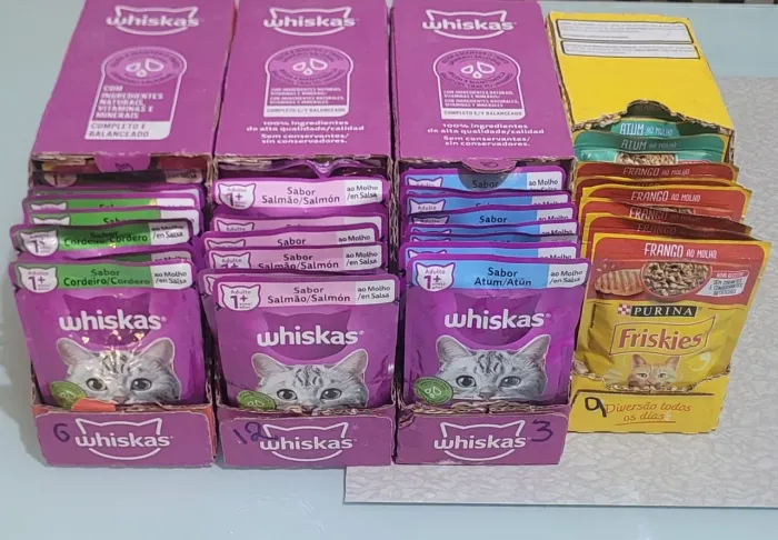 Ração saches vários sabores WHISKAS  e FRISKIES