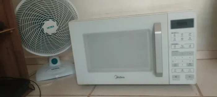 Micro-ondas Midea 35L 127V - Modelo MXSA35B1 (Para Conserto ou Peças)