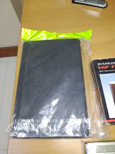 Capa Tablet, 27cm x 17cm, lacrada.