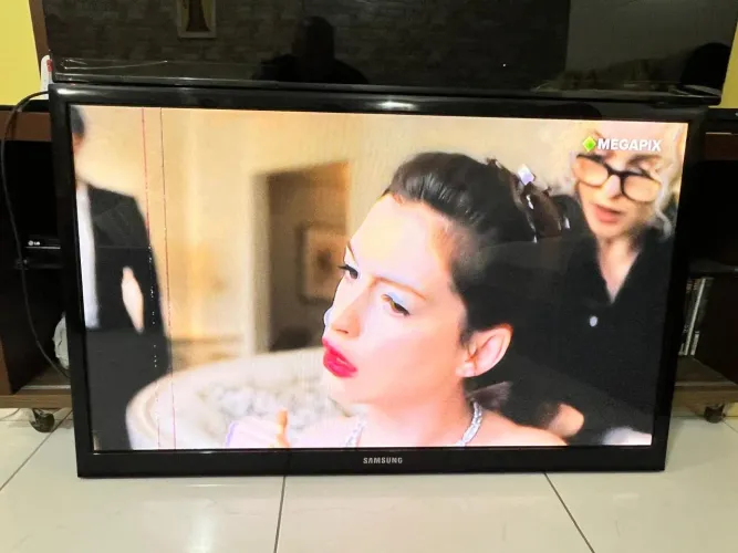 Tv Samsung 43 Polegadas com Risco