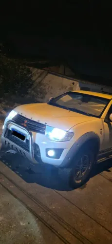 Mitsubishi L200 Triton GL 3.2 CD TB Int. Dies. Mec. 2013