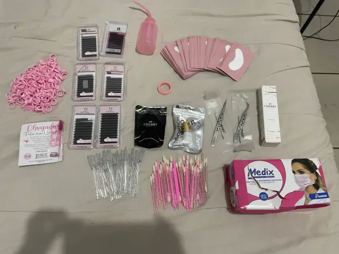 ? KIT PARA EXTENSÃO DE CÍLIOS ?