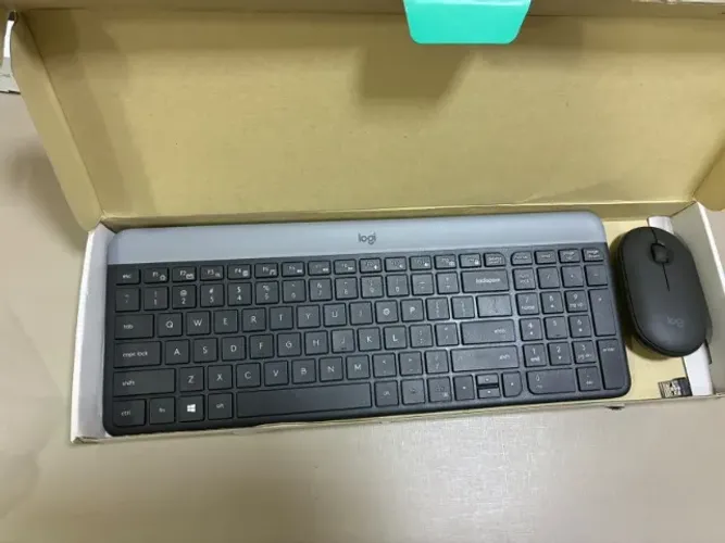 Kit Teclado e Mouse Logitech MK470 Slim Sem Fio