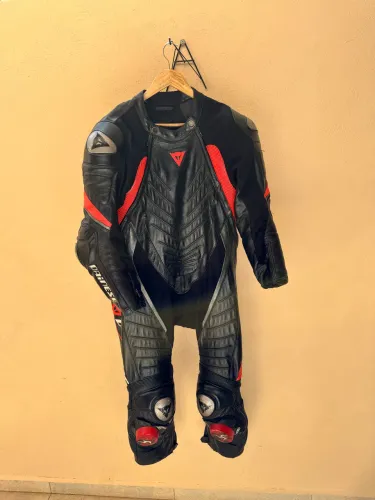MACACÃO DAINESE AEROEVO REDLINE