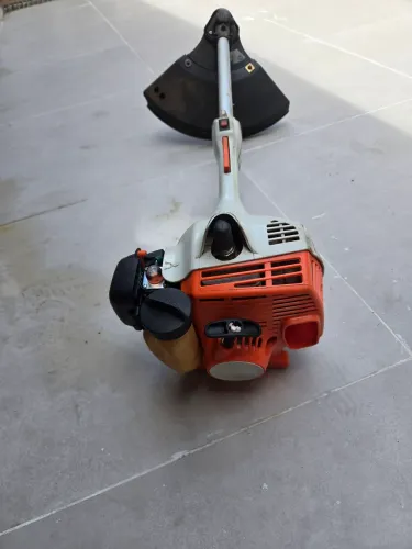 Rocadeira stihl fs55 100% revisada com partida e caborador novo.