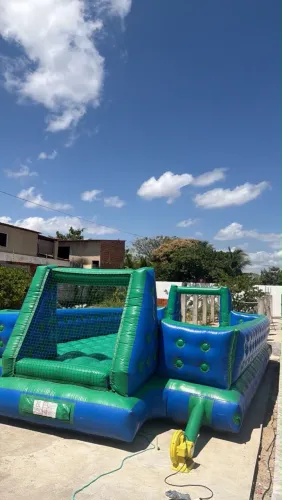 Vendo futebol de sabão 10x5 gigante 