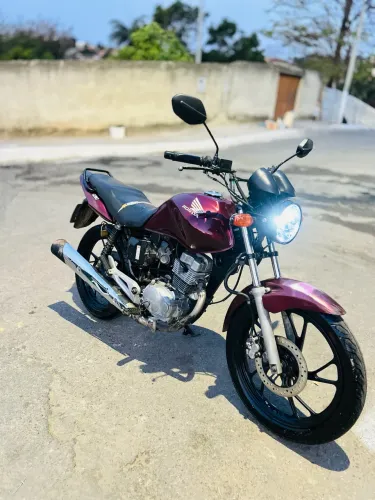 Vende se titan, moto tá filé. Chama pra mais