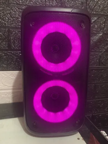 Caixa de Som Bluetooth Portátil com LED Ritmo e Ótimo Grave