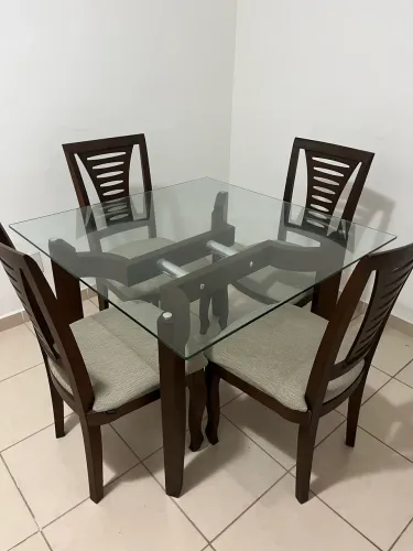 Mesa de jantar 4 lugares