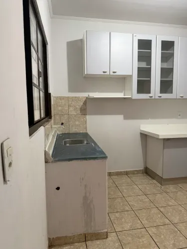 Casa 2 quartos/ duas ruas abaixo shopping flamboyant