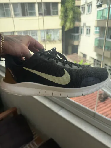 Tênis Nike flex Experience 12