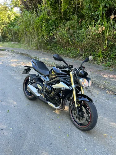 Triumph street triple 675