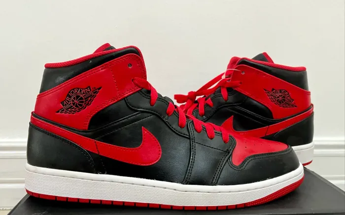 Tênis Nike Air Jordan 1 Mid