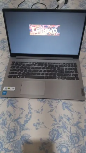 Vende-se um notebook