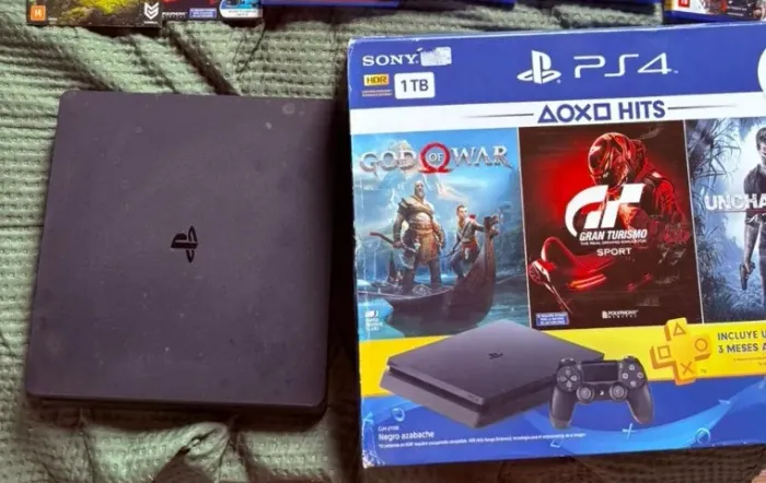 PlayStation 4 Slim 1TB