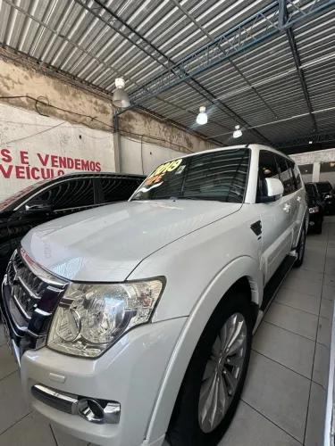 Mitsubishi Pajero HPE Full 3.2 4X4 T.i.dies. 5P AUT 2019