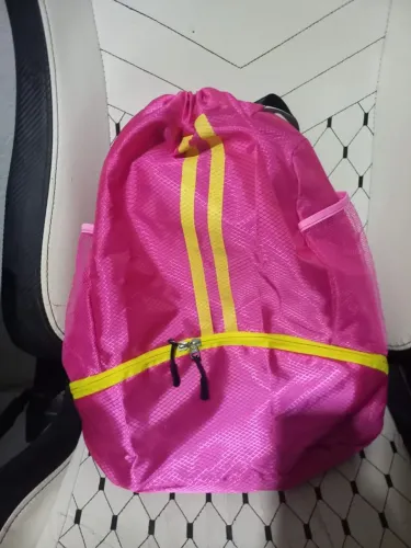 Mochila sacola em perfeito estado,nova, nunca usada. Apenas desapego.