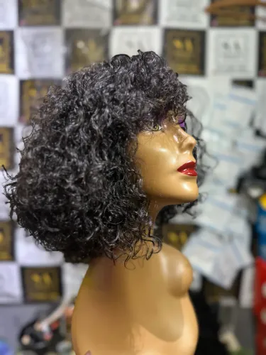 LACE WIG CABELO HUMANO 35 cm com franja e acabamento