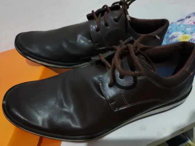 Sapatos femininos e masculino