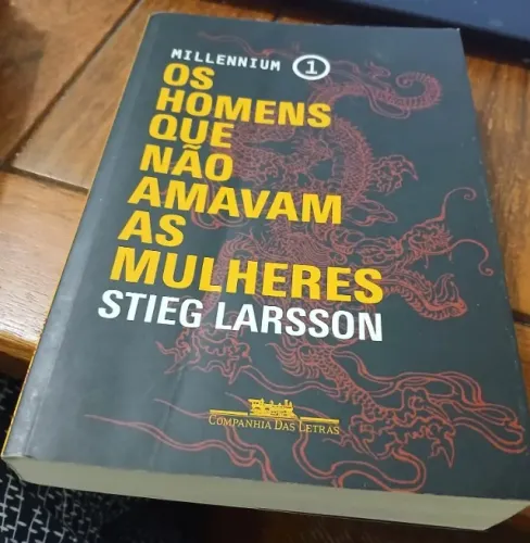 Livro: Os homens que não amavam as Mulheres