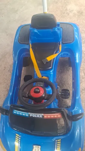Vendo um carrinho infantil pra passeio usado apenas uma vez
