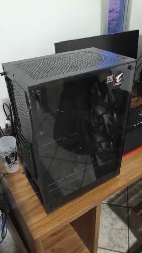 Gabinete Gamer com 6 Fans