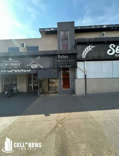 Sala comercial no 1º andar, localizada acima da Padaria Sobremar em São José do Rio Preto.
