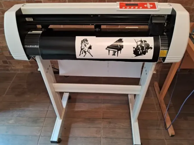 Plotter de Recorte e Risco 72cm - ( pouco usado ) Bivolt